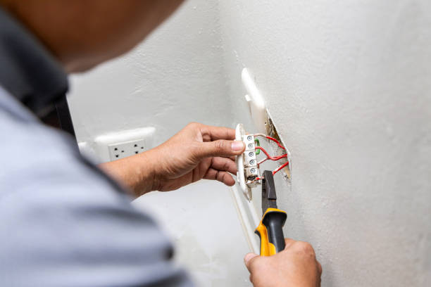Best Licensed Electrician  in Paris, IL